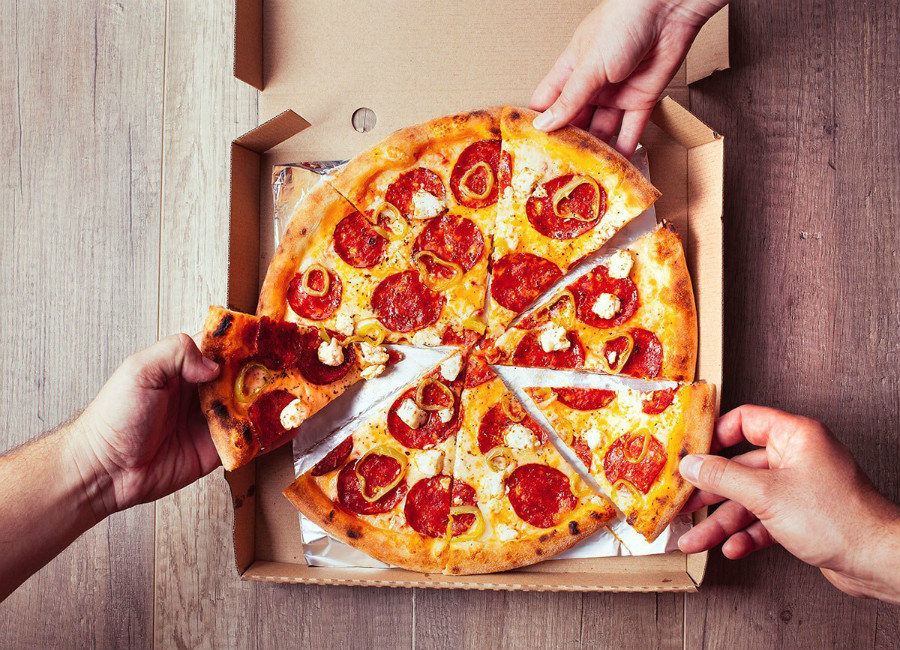 Una boda temática de pizza acaba de hacerse realidad para los amantes de la pizza #5 |  Zest Radar: