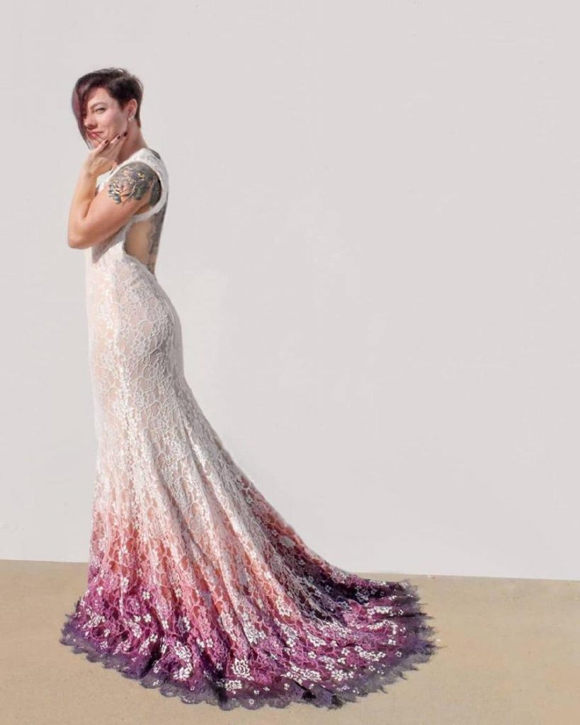 #9 |  Un artista inicia un negocio creando vestidos de novia coloridos únicos  Zestradar