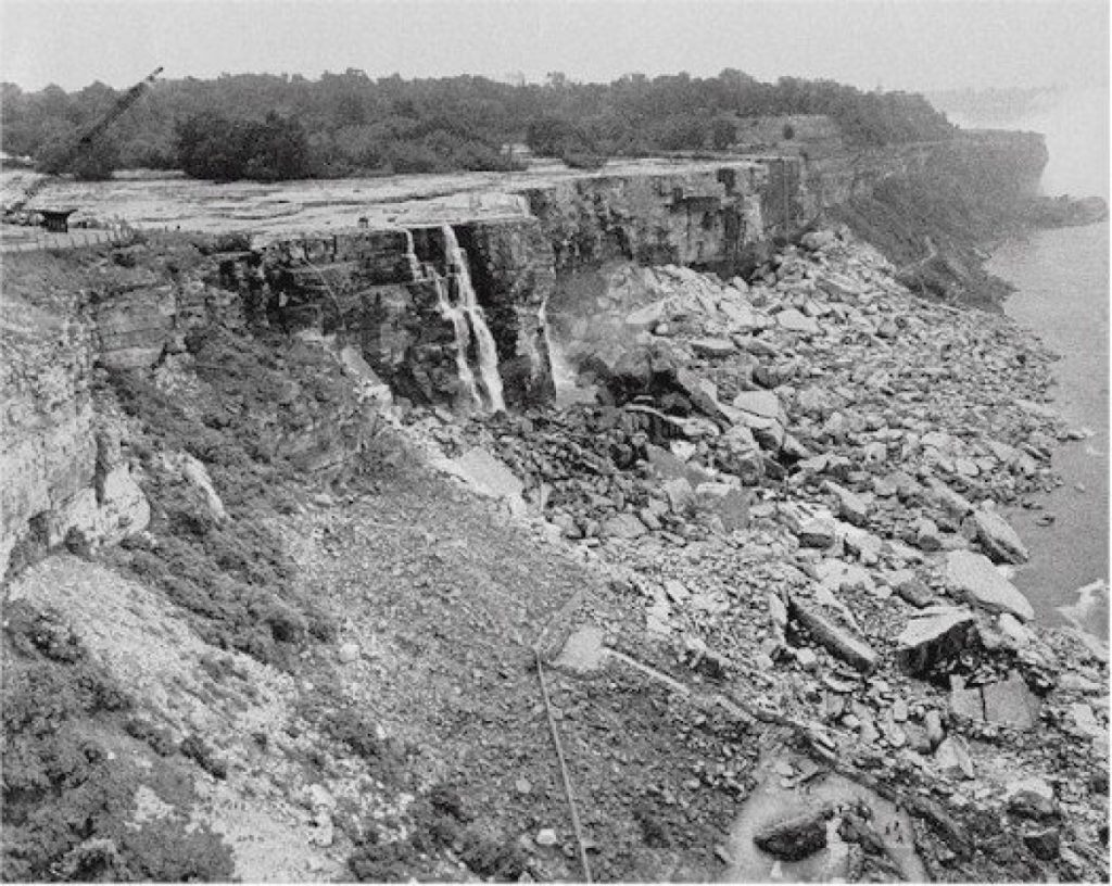 #2  terribles secretos escondidos debajo de las secas cataratas del Niágara |  Zestradar