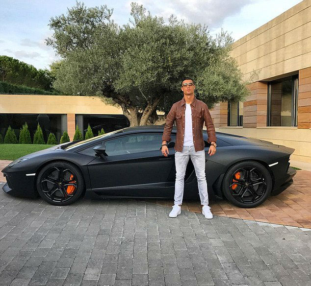 cristiano-ronaldo-es-el-mejor-modelo-de-photoshop-de-la-historia-12