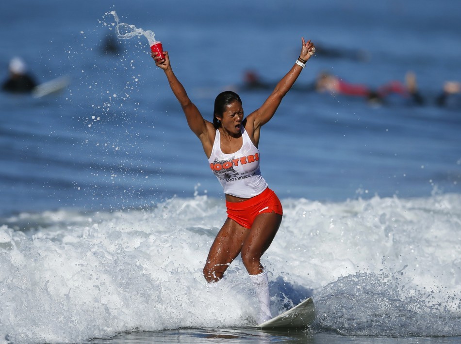concurso-anual-de-trajes-de-surf-en-santa-monica-ca-14