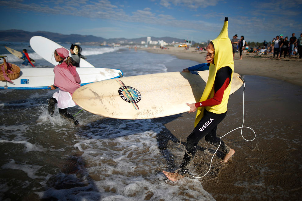 concurso-anual-de-trajes-de-surf-en-santa-monica-ca-17