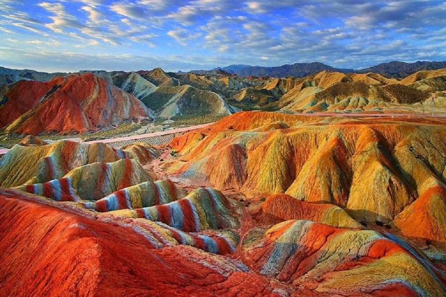 Vinicunca Montaña Arco Iris |:  15 de los lugares más extraños del mundo para visitar en 2020 |  Zest Radar: