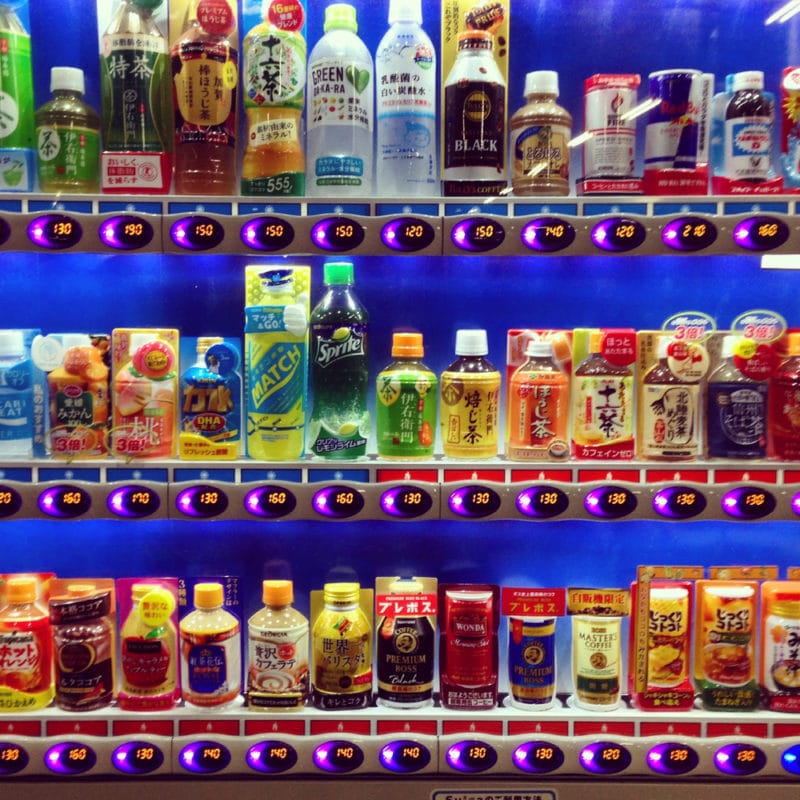 Máquinas expendedoras extravagantes |  8 locas técnicas japonesas cotidianas que te harán desear vivir en Japón |  bayas de cerebro