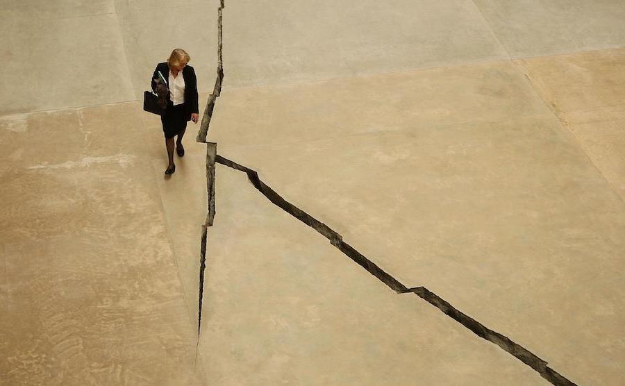 La grieta |:  10 instalaciones de arte más importantes |  bayas de cerebro