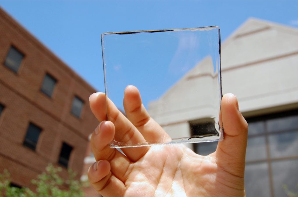 Gadgets e inventos que pueden salvar nuestro planeta | Células solares transparentes CerebroBerry:
